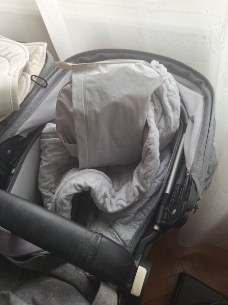 Carucior gemeni si scaune masina